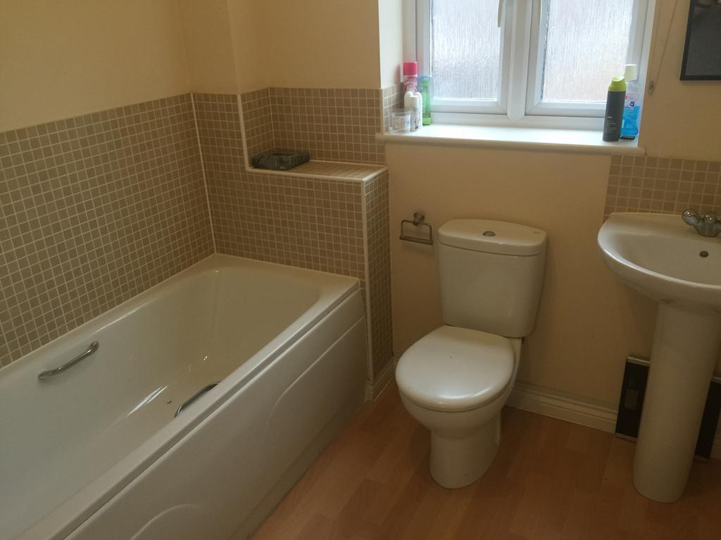 Cambridge letting agents bathroom