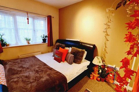 2 bedroom apartment for sale - Symphony Close, Edgware, HA8