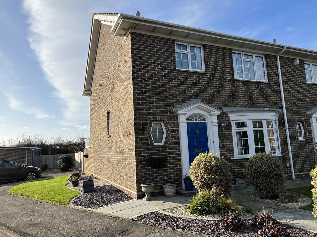 Bramley Gardens, Gosport PO12 3 bed end of terrace house £415,000