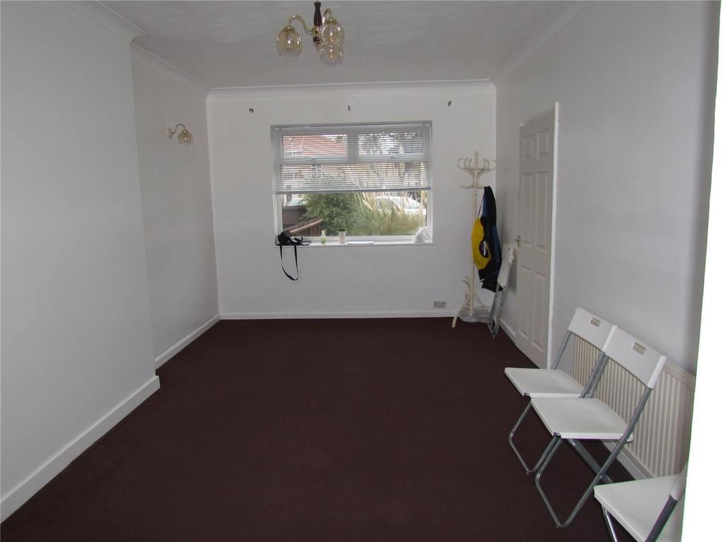 Lichfield Road, Dagenham, RM8 3 bed end of terrace house £1,650 pcm