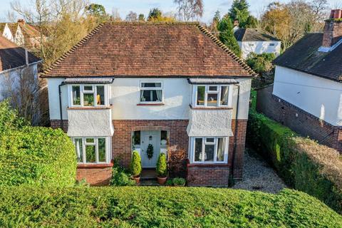 6 Bourne Road, Godalming, GU7 3NQ