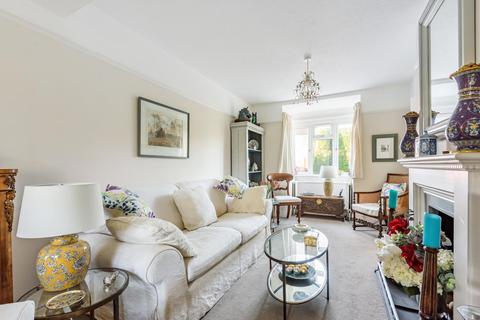 6 Bourne Road, Godalming, GU7 3NQ