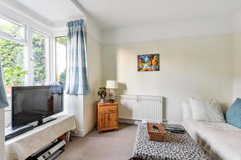 6 Bourne Road, Godalming, GU7 3NQ