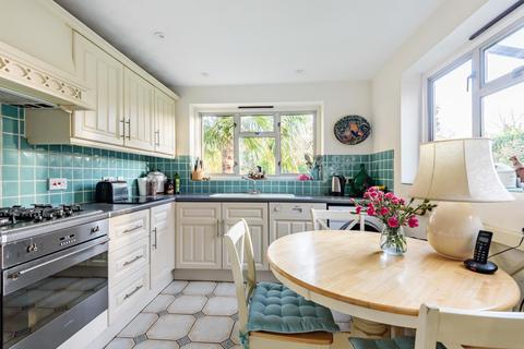 6 Bourne Road, Godalming, GU7 3NQ