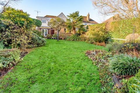 6 Bourne Road, Godalming, GU7 3NQ
