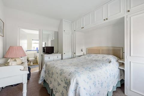 6 Bourne Road, Godalming, GU7 3NQ