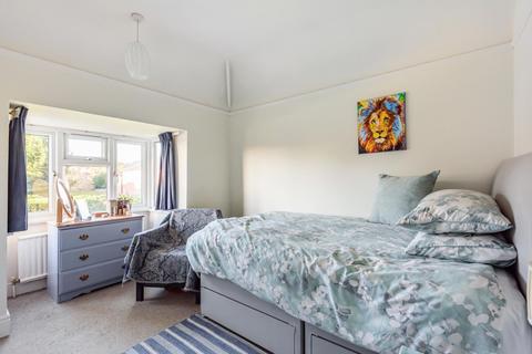 6 Bourne Road, Godalming, GU7 3NQ