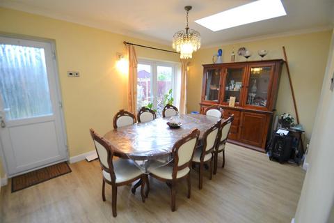 18 Sandycombe Road, Feltham, TW14 9BJ