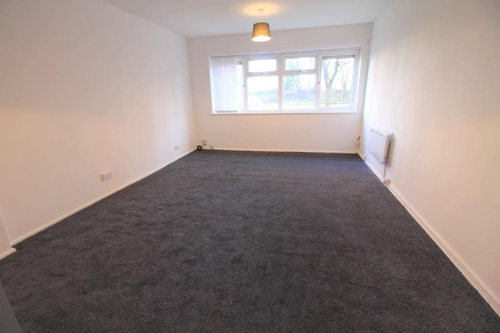 Hallett Drive, Russell Court 2 bed flat £695 pcm (£160 pw)
