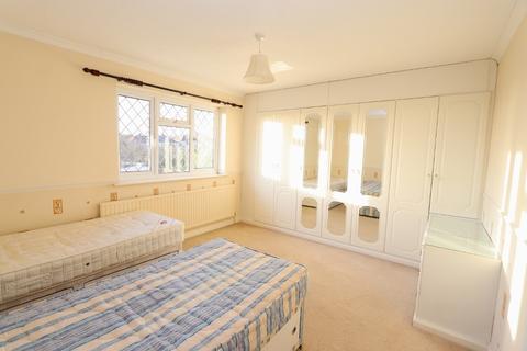 25a Mount Pleasant Road, Romford, RM5 3YP