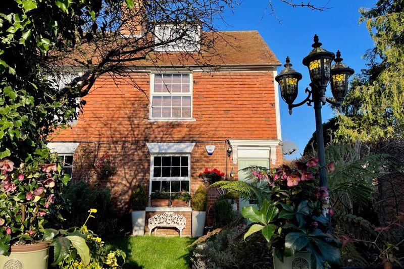 Howland Road, Marden 3 bed semidetached house £450,000