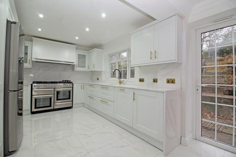 72 Hyde Road, South Croydon, CR2 9NQ