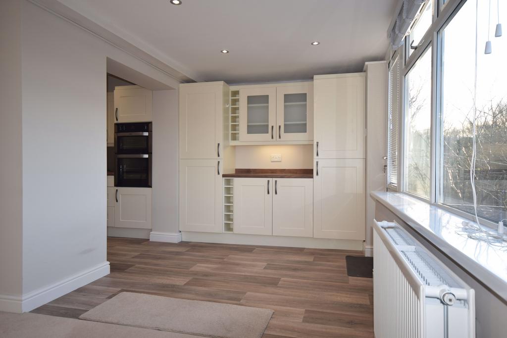 Kitchen (rear)