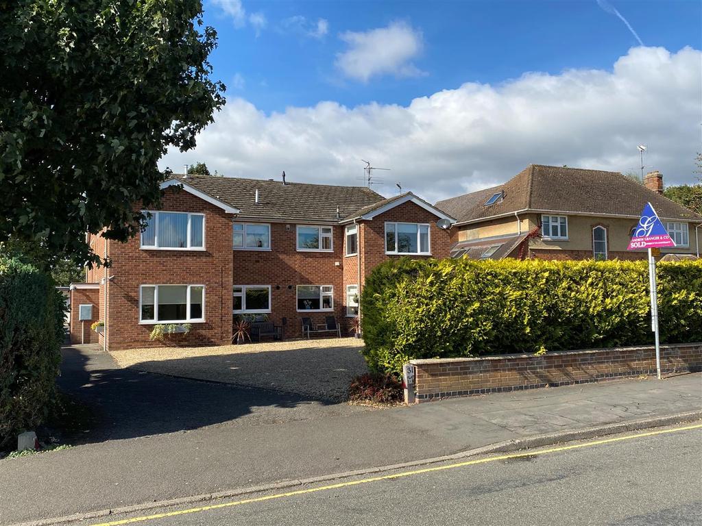 31 Burnmill Road, Market Harborough 2 bed apartment £275,000