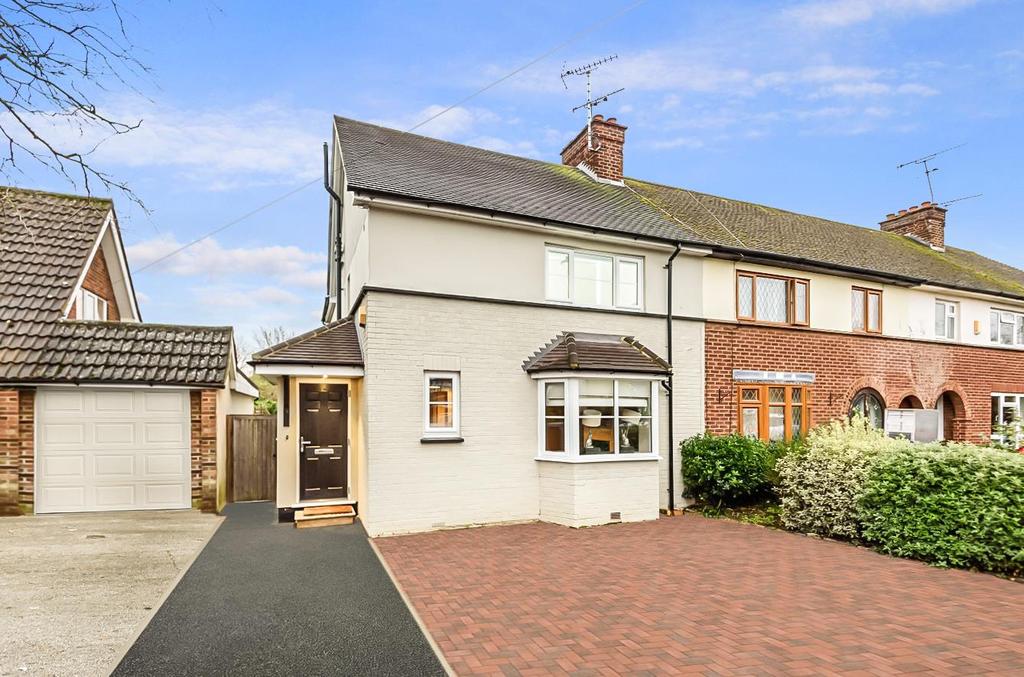 The Meads, Ingatestone 4 bed end of terrace house £625,000