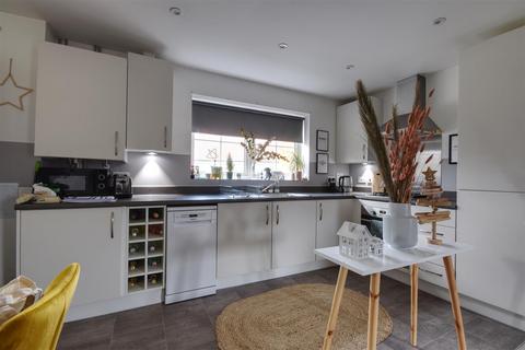 18 Brinklehurst Drive, Bexhill-on-sea, TN40 2FL