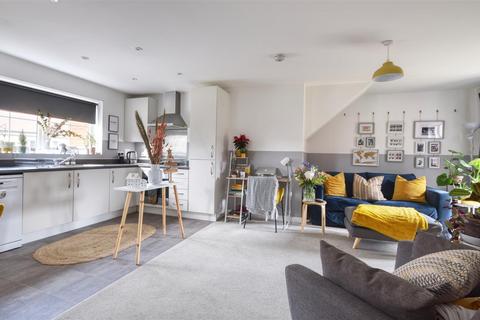 18 Brinklehurst Drive, Bexhill-on-sea, TN40 2FL