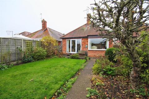 2 bedroom detached bungalow for sale - Lime Avenue, Willerby, Hull