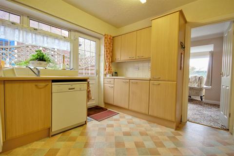 2 bedroom detached bungalow for sale - Lime Avenue, Willerby, Hull