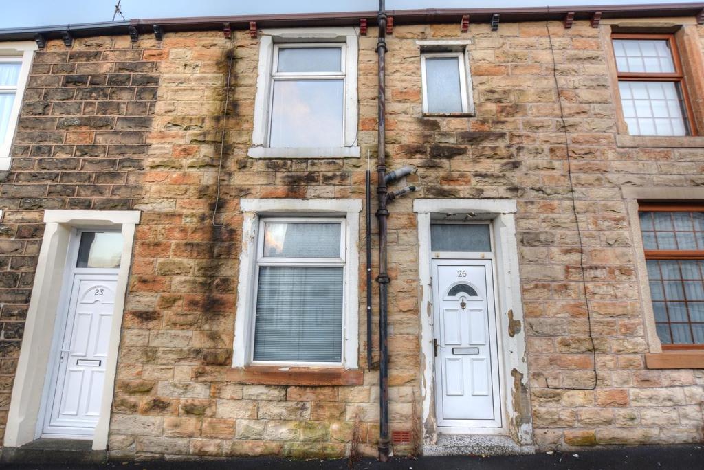 Stockbridge Road, Padiham, Burnley 2 bed terraced house £70,000