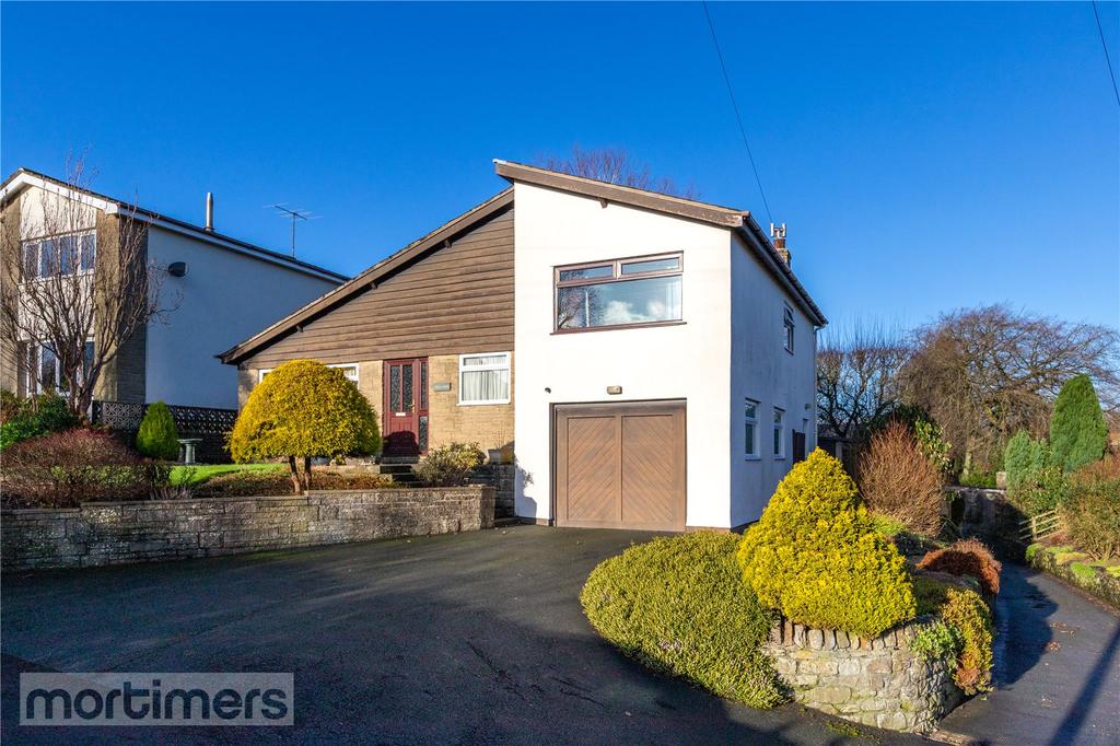 Bentlea Road, Gisburn, Clitheroe, BB7 3 bed detached house £335,000