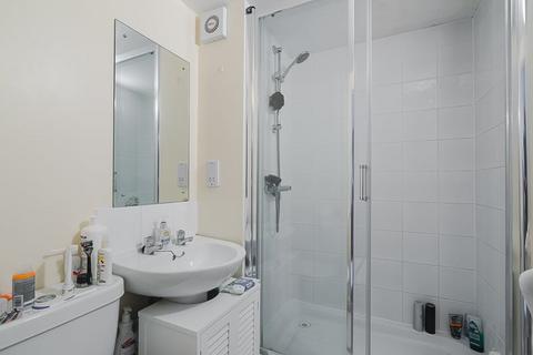 2 bedroom flat to rent, 6 Penhurst Mansions