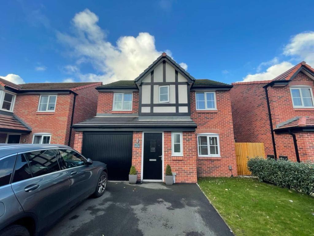 Marine Drive, Bromborough 4 bed detached house £280,000