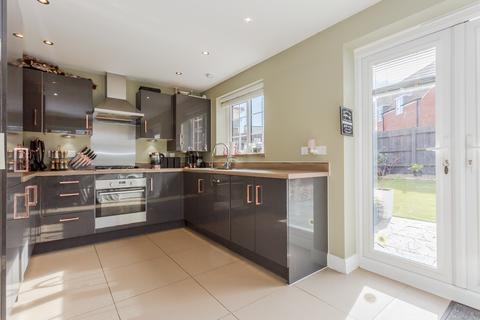 29 Bobbins Way, Buckingham, MK18 7SA