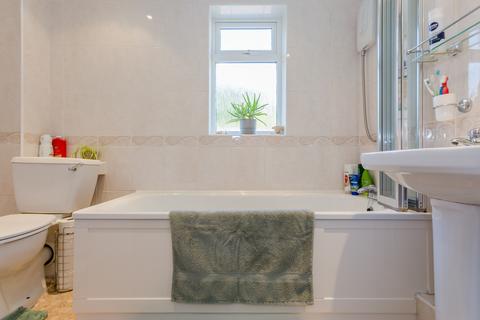 9 Bath Lane, Buckingham, MK18 1DX