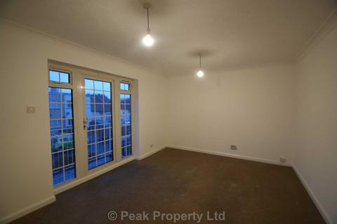 2 bedroom flat to rent, Springfield Drive, Westcliff On Sea SS0