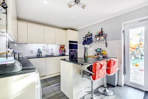 55 Rydens Way, Woking, GU22 9DG