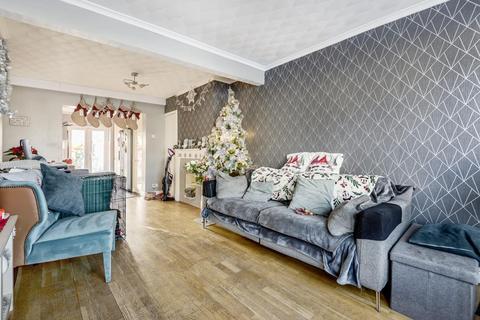 55 Rydens Way, Woking, GU22 9DG