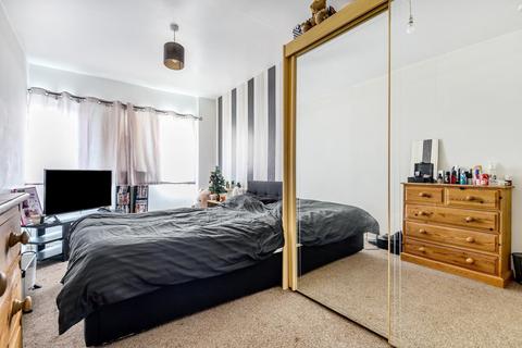 55 Rydens Way, Woking, GU22 9DG