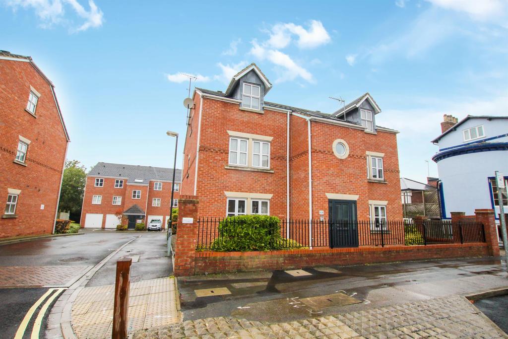 Heworth Mews, York 2 bed flat £850 pcm (£196 pw)
