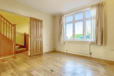 107 Broad Lane, Hampton, TW12 3BQ