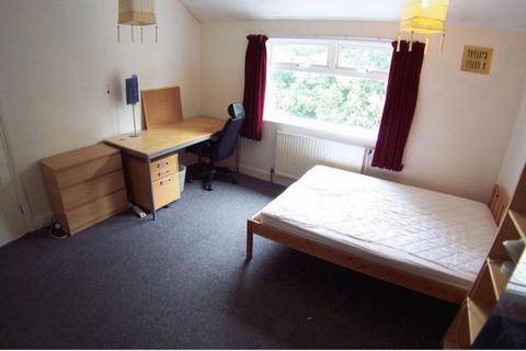 3 bedroom house to rent, Springbank Crescent, Leeds LS6