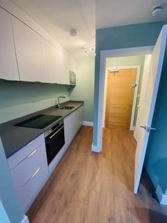 Studio to rent, The Mall, Ealing, London, W5