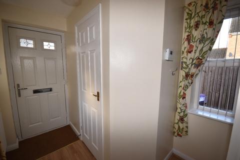 3 bedroom semi-detached house to rent, Russell Crescent, Sleaford, NG34