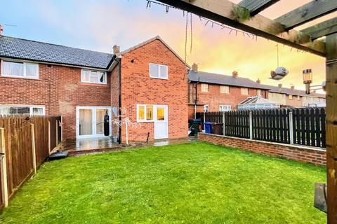 11 Arnold Avenue, Barnsley, S71 3AT