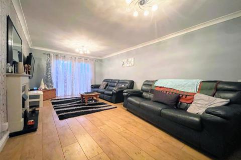 11 Arnold Avenue, Barnsley, S71 3AT