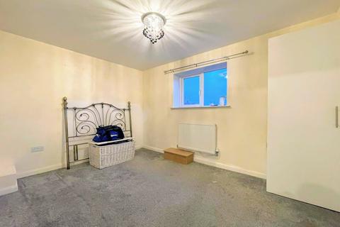 11 Arnold Avenue, Barnsley, S71 3AT