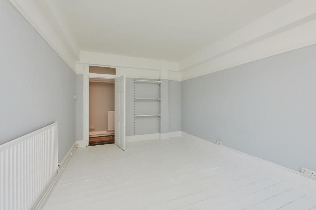 Apartment in London - More