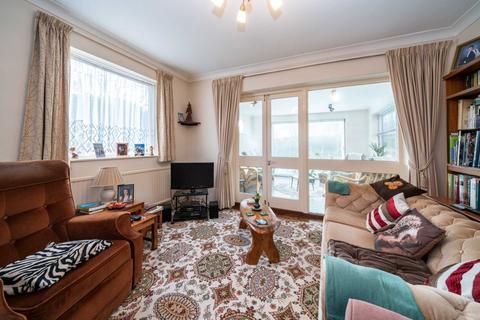 1 Copper Beech Close, Hemel Hempstead, HP3 0DG