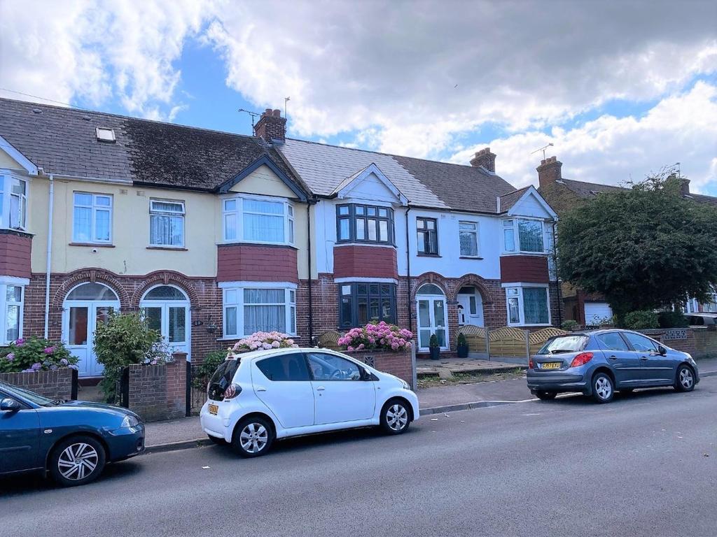 Leyton Avenue, Darland 3 bed terraced house £325,000