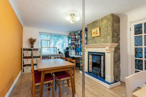 16 Bodiam Close, Gillingham, ME8 6XF