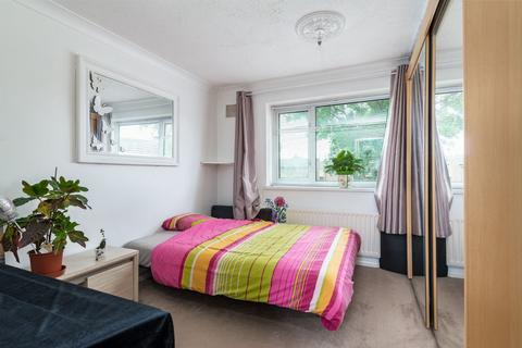 16 Bodiam Close, Gillingham, ME8 6XF