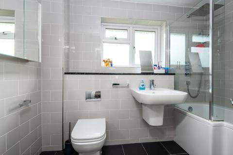 7 Bramley Close, Newington, Sittingbourne, ME9 7NQ