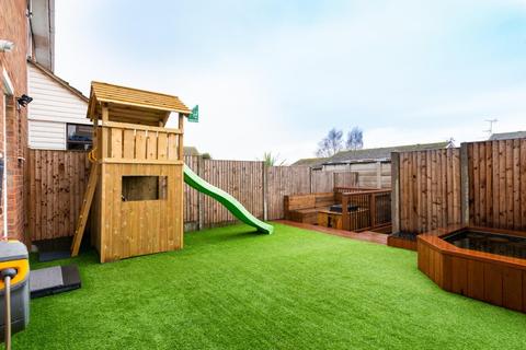 7 Bramley Close, Newington, Sittingbourne, ME9 7NQ