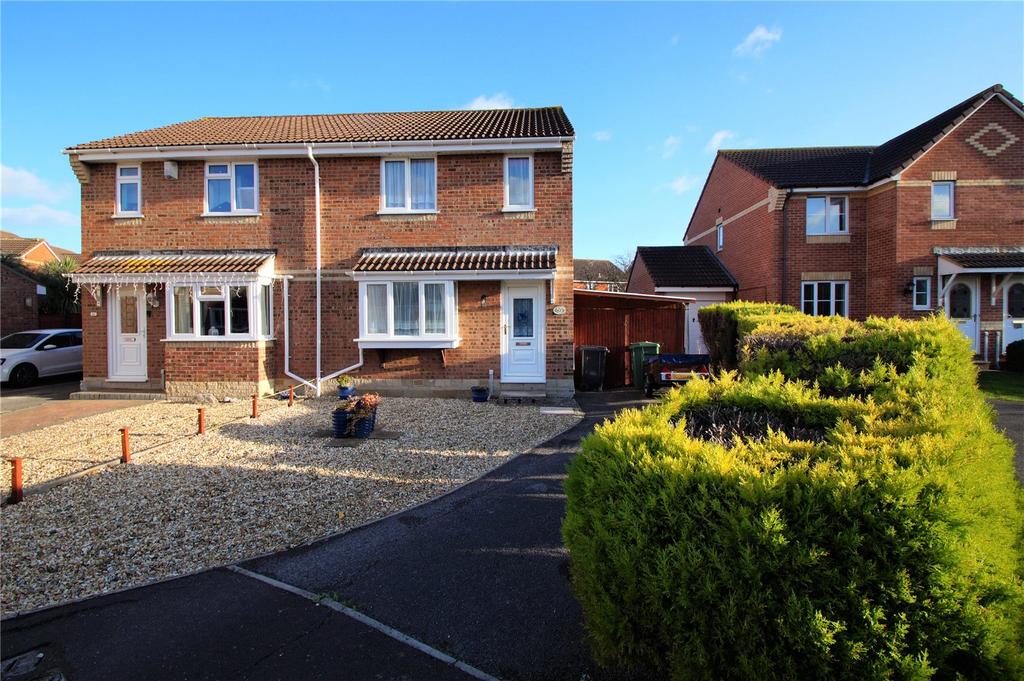 Pinter Close, BurnhamonSea, Somerset, TA8 3 bed semidetached house