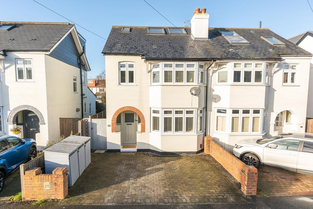 Melrose Gardens, Hersham Village, KT12 4 bed semidetached house £825,000